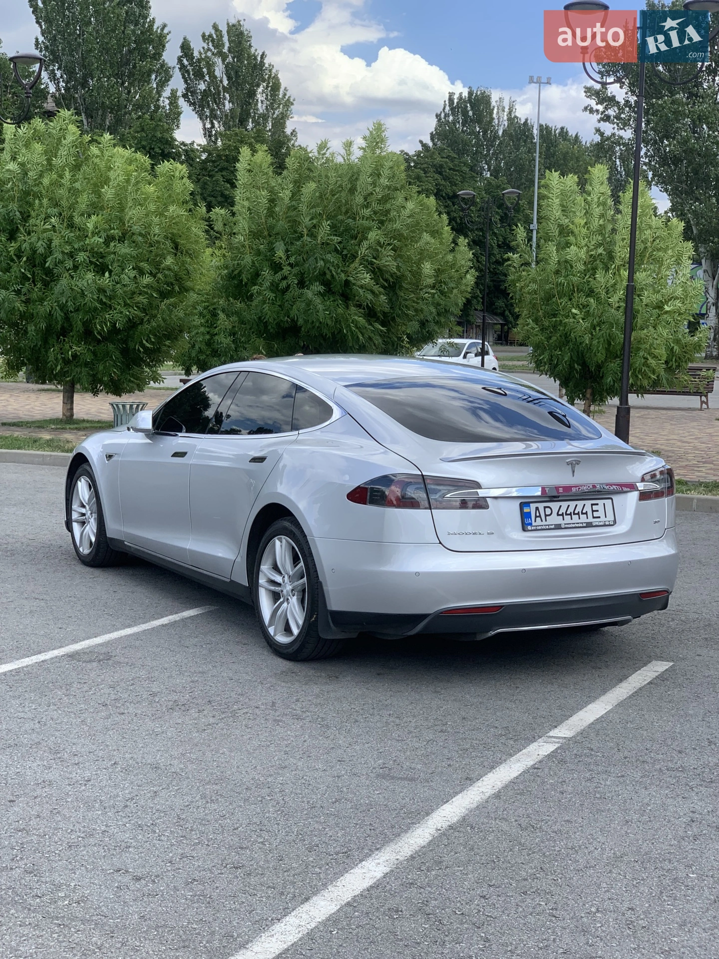 2015 Tesla Model S - мініатюра 11