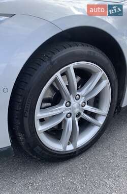 Лифтбек Tesla Model S 2015 в Запорожье