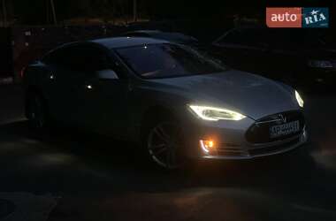 Лифтбек Tesla Model S 2015 в Запорожье