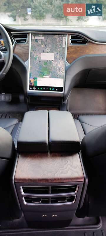 Ліфтбек Tesla Model S 2017 в Києві