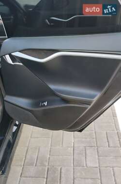 Лифтбек Tesla Model S 2017 в Киеве