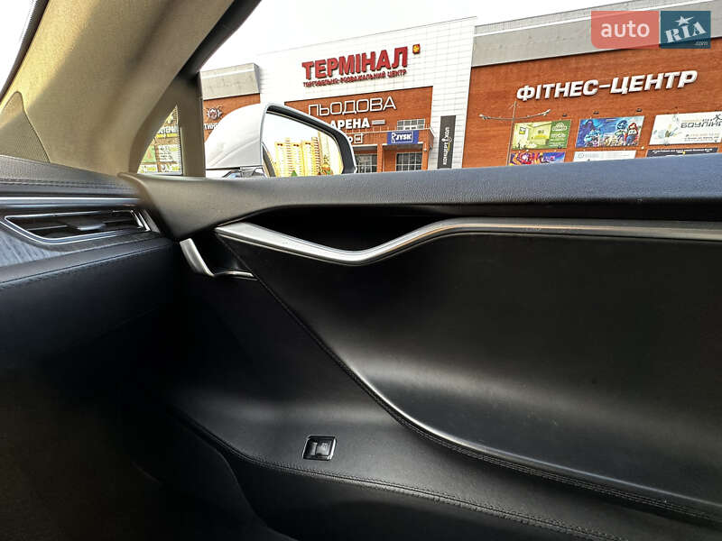 Лифтбек Tesla Model S 2013 в Киеве