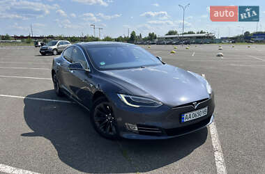 Лифтбек Tesla Model S 2018 в Киеве