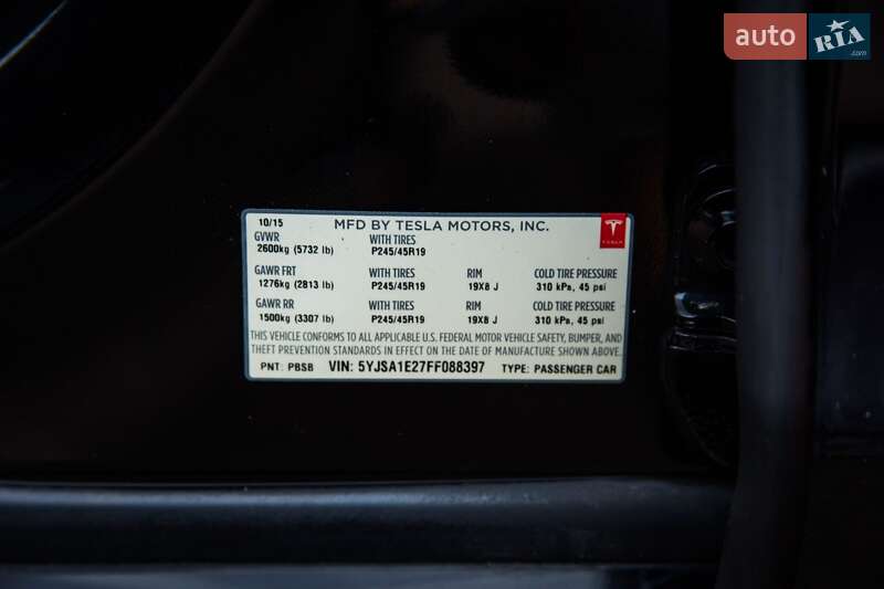 Лифтбек Tesla Model S 2015 в Черкассах
