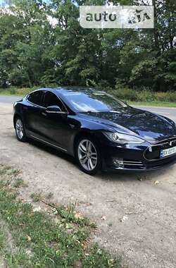 Лифтбек Tesla Model S 2013 в Волочиске