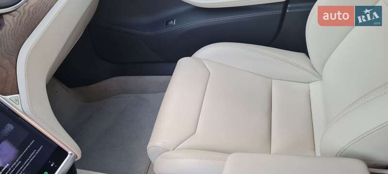 Ліфтбек Tesla Model S 2018 в Харкові фото 14 Ліфтбек Tesla Model S 2018 в Харкові