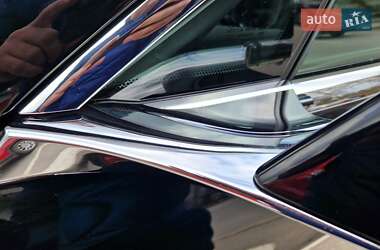 Лифтбек Tesla Model S 2017 в Виннице