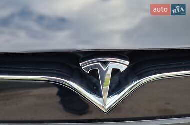 Лифтбек Tesla Model S 2017 в Виннице