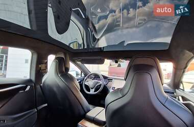 Лифтбек Tesla Model S 2017 в Виннице