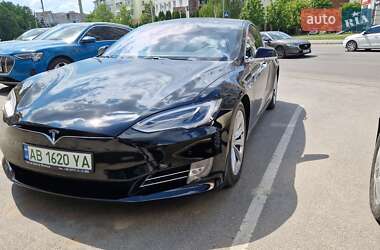Лифтбек Tesla Model S 2017 в Виннице