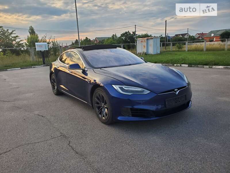 Лифтбек Tesla Model S 2016 в Виннице