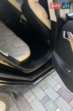Ліфтбек Tesla Model S 2017 в 