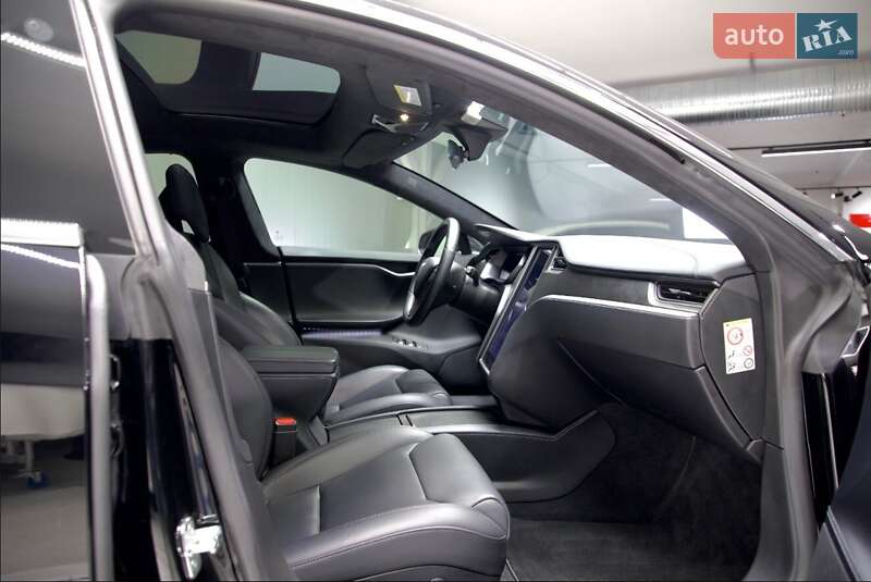 Лифтбек Tesla Model S 2019 в Одессе