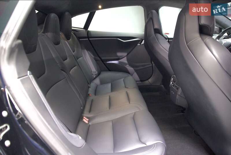 Лифтбек Tesla Model S 2019 в Одессе