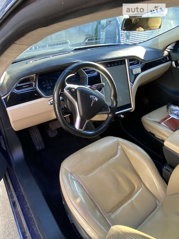 Ліфтбек Tesla Model S 2015 в Обухові