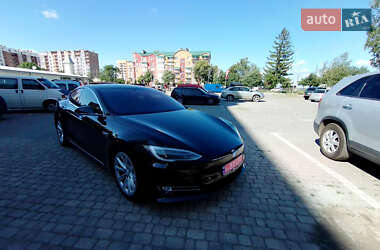 Лифтбек Tesla Model S 2017 в Хмельницком