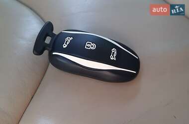 Лифтбек Tesla Model S 2014 в Тернополе