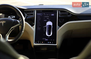 Лифтбек Tesla Model S 2014 в 