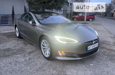 Лифтбек Tesla Model S 2016 в Ивано-Франковске