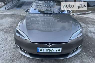 Лифтбек Tesla Model S 2016 в Ивано-Франковске