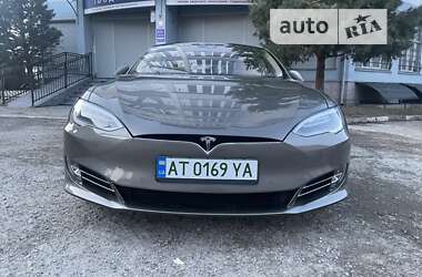 Лифтбек Tesla Model S 2016 в Ивано-Франковске