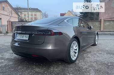 Лифтбек Tesla Model S 2016 в Ивано-Франковске