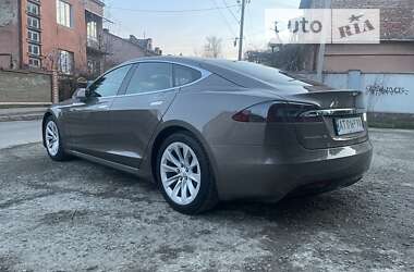 Лифтбек Tesla Model S 2016 в Ивано-Франковске