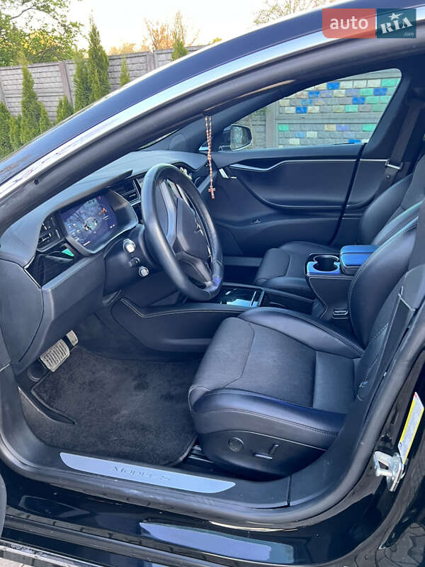 Лифтбек Tesla Model S 2018 в Львове