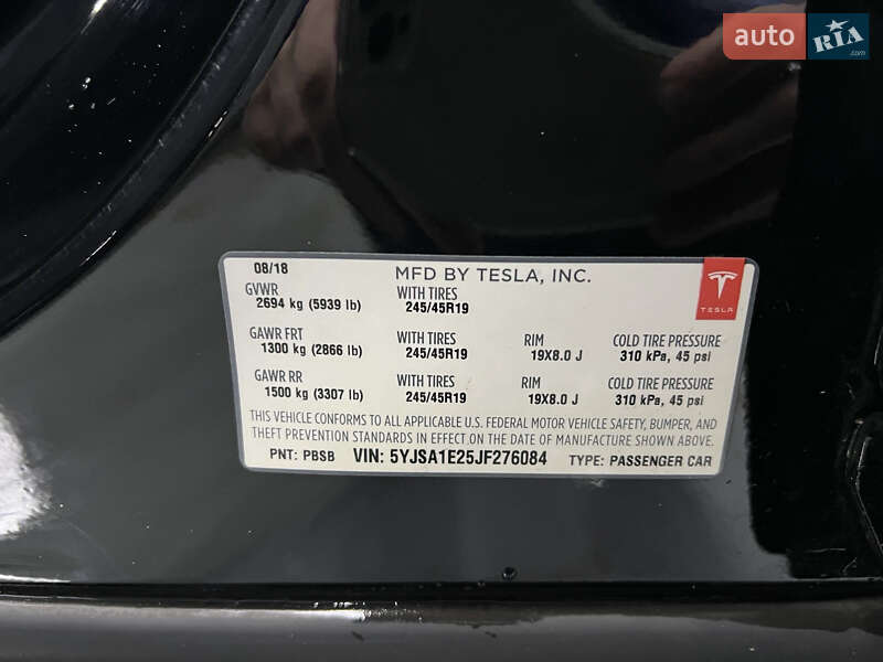 Лифтбек Tesla Model S 2018 в Львове