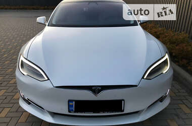 Лифтбек Tesla Model S 2017 в Виннице