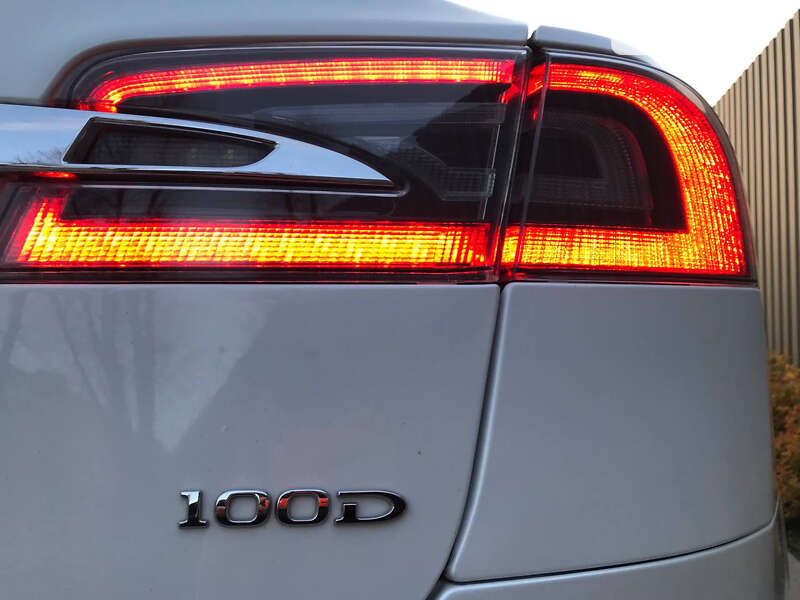 Лифтбек Tesla Model S 2017 в Виннице