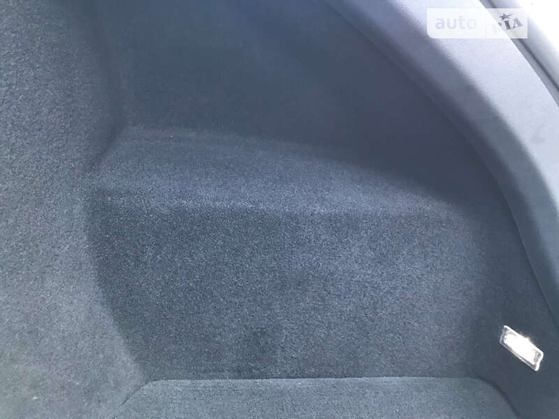 Ліфтбек Tesla Model S 2017 в Вінниці