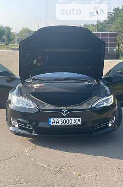 Лифтбек Tesla Model S 2017 в 