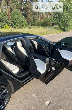 Лифтбек Tesla Model S 2017 в 