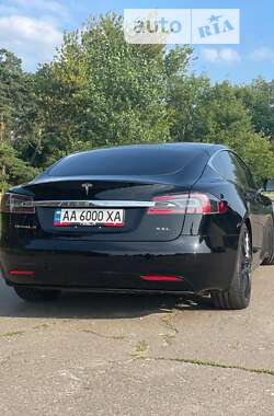 Лифтбек Tesla Model S 2017 в 
