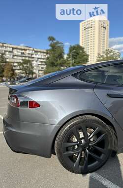 Лифтбек Tesla Model S 2021 в Киеве