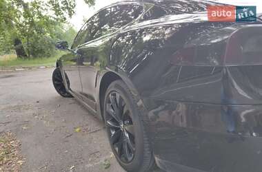 Лифтбек Tesla Model S 2014 в Буче