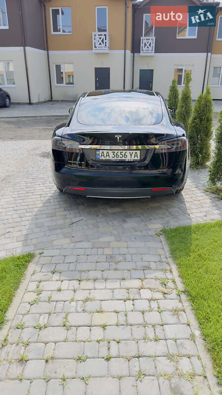 Лифтбек Tesla Model S 2013 в Киеве