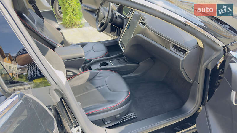 Лифтбек Tesla Model S 2013 в Киеве