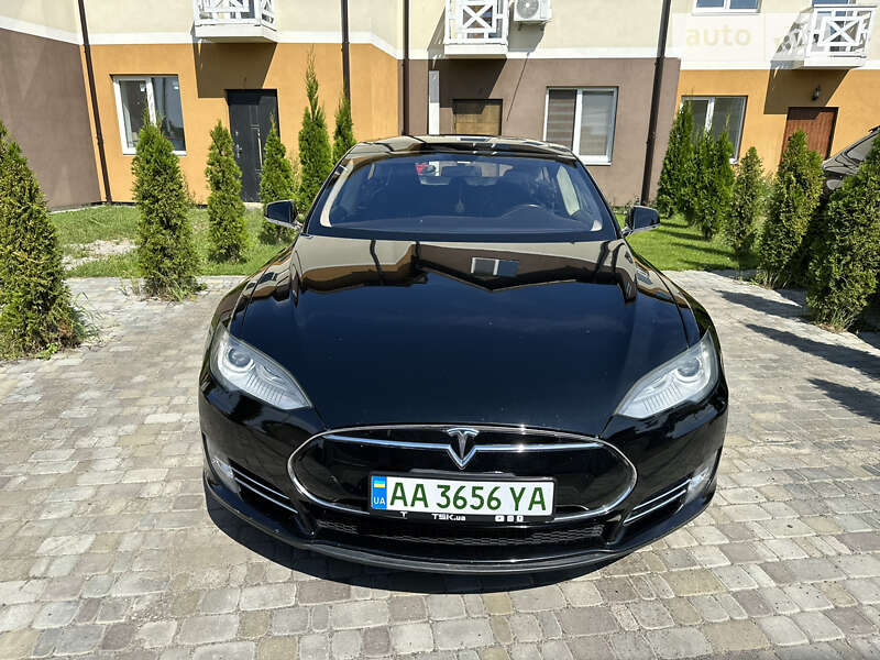 Лифтбек Tesla Model S 2013 в Киеве