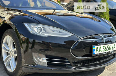 Лифтбек Tesla Model S 2013 в Киеве