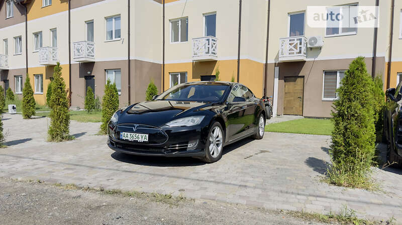 Лифтбек Tesla Model S 2013 в Киеве
