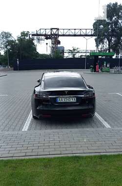 Лифтбек Tesla Model S 2017 в Киеве