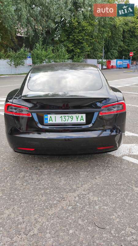 Ліфтбек Tesla Model S 2017 в Києві
