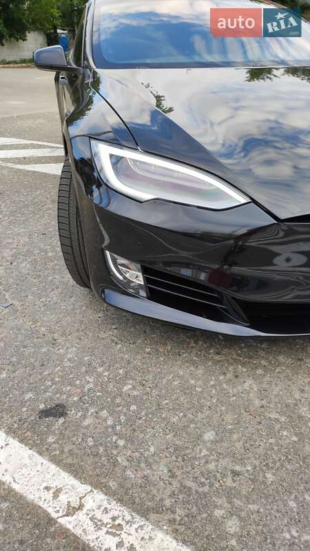 Ліфтбек Tesla Model S 2017 в Києві