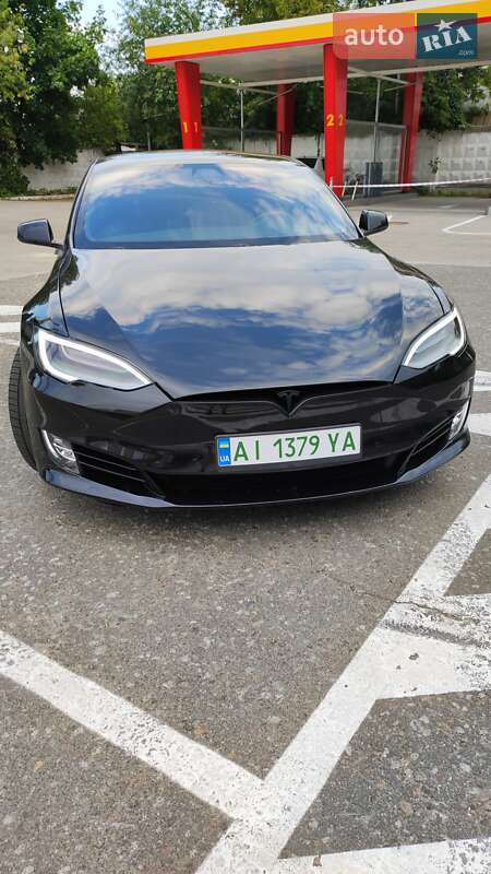 Ліфтбек Tesla Model S 2017 в Києві