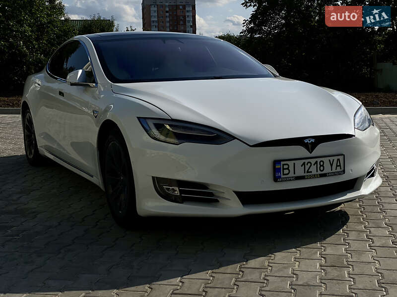 Лифтбек Tesla Model S 2018 в Полтаве