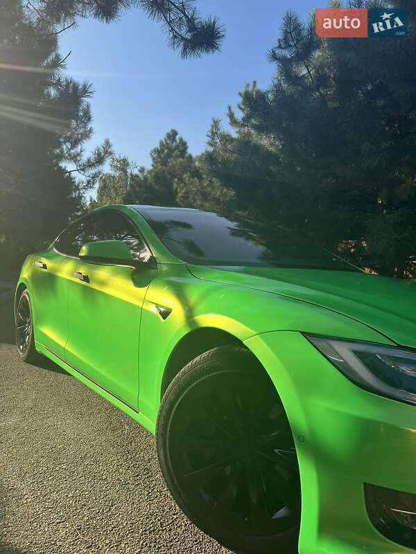 Лифтбек Tesla Model S 2019 в Днепре