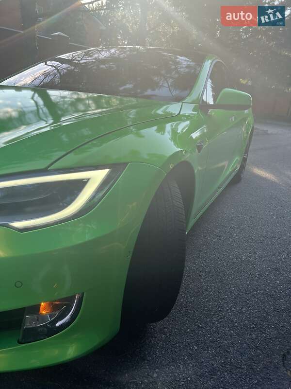 Лифтбек Tesla Model S 2019 в Днепре