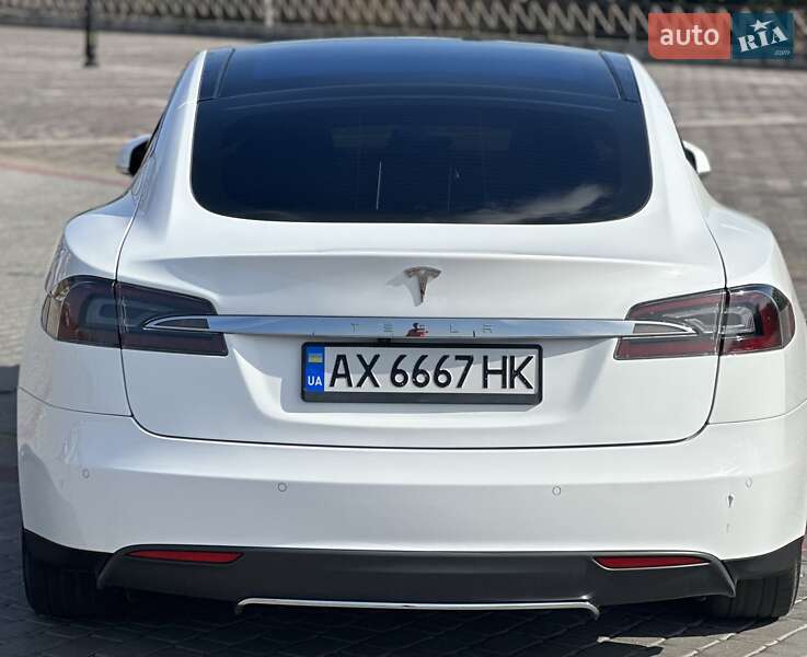 Лифтбек Tesla Model S 2015 в Харькове